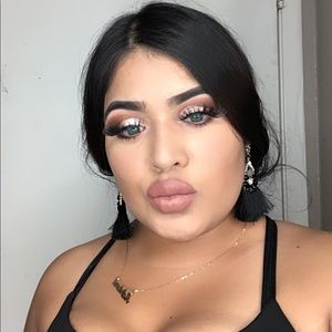 Meet your Posher, Adriana